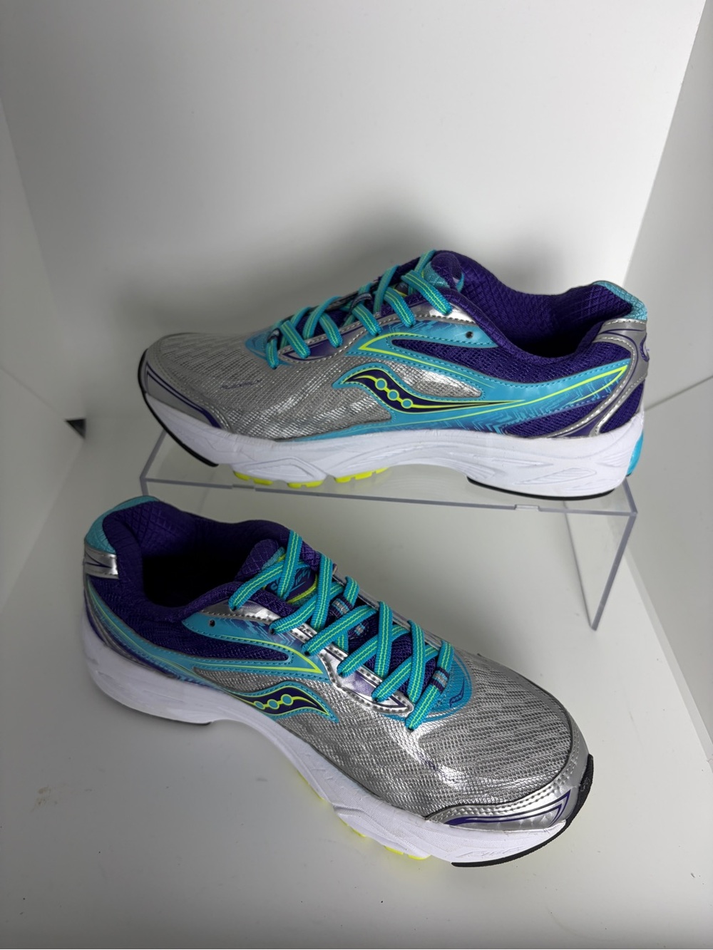 Saucony Guide 8 Women's Running Athletic Shoes; Silver Teal Purple; Size 9 B